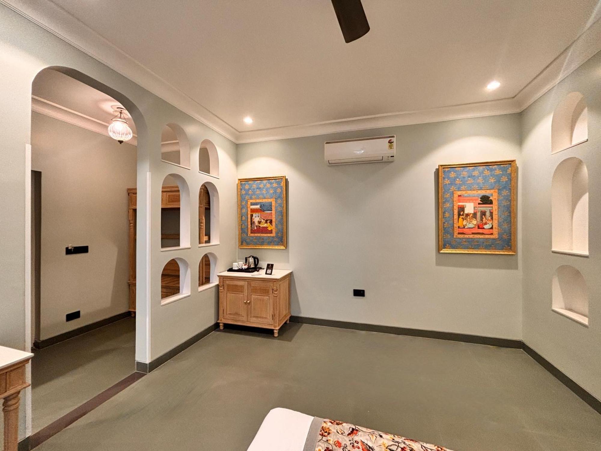 Ratnawali - A Vegetarian Heritage Hotel Джайпур Екстериор снимка